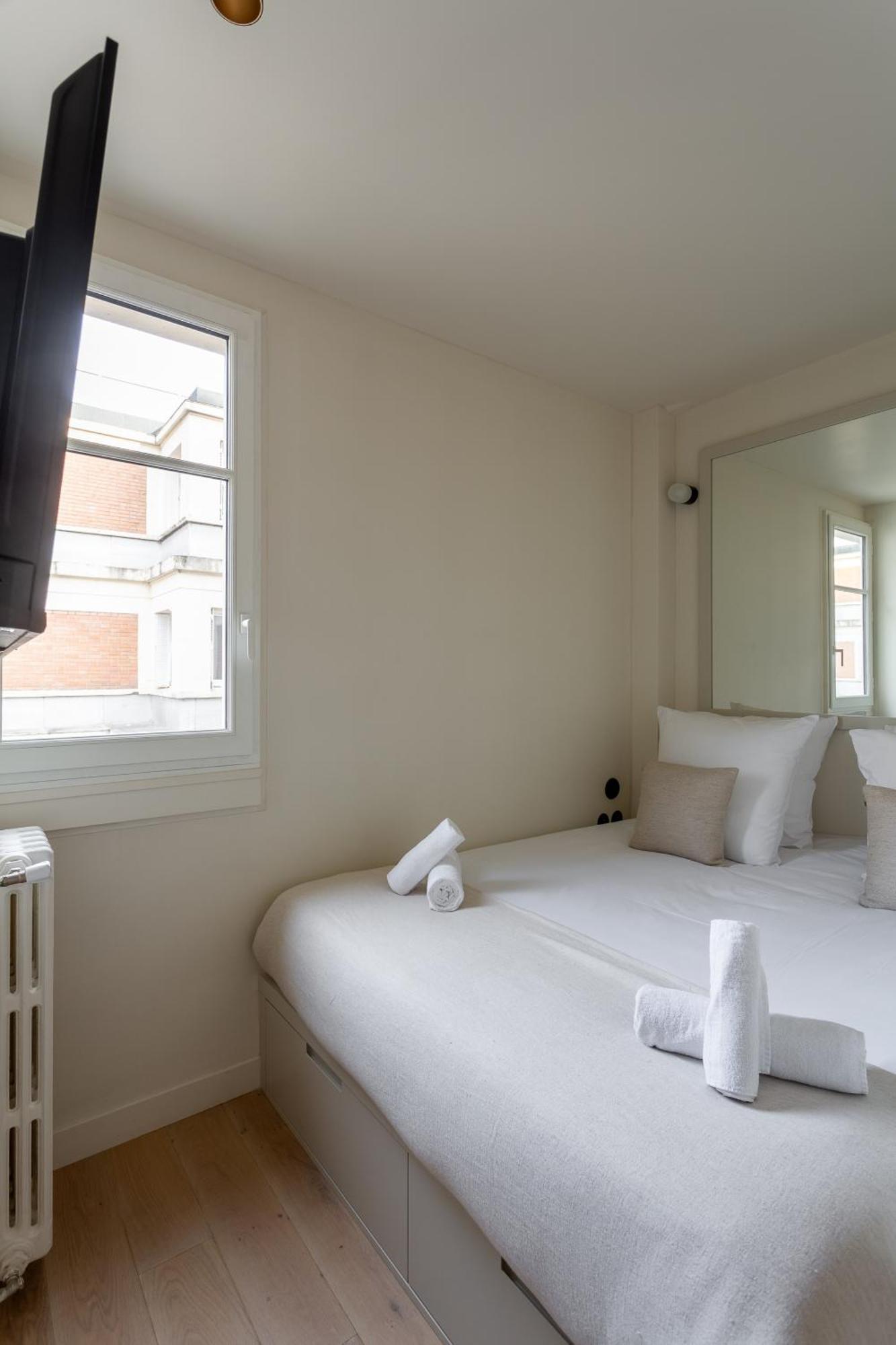 The Carla Suite Eiffel Tower View ปารีส ภายนอก รูปภาพ